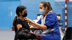 Source-feed image associated with Teenagers from 15 should be given MenB vaccine, say UK experts after Kent outbreak