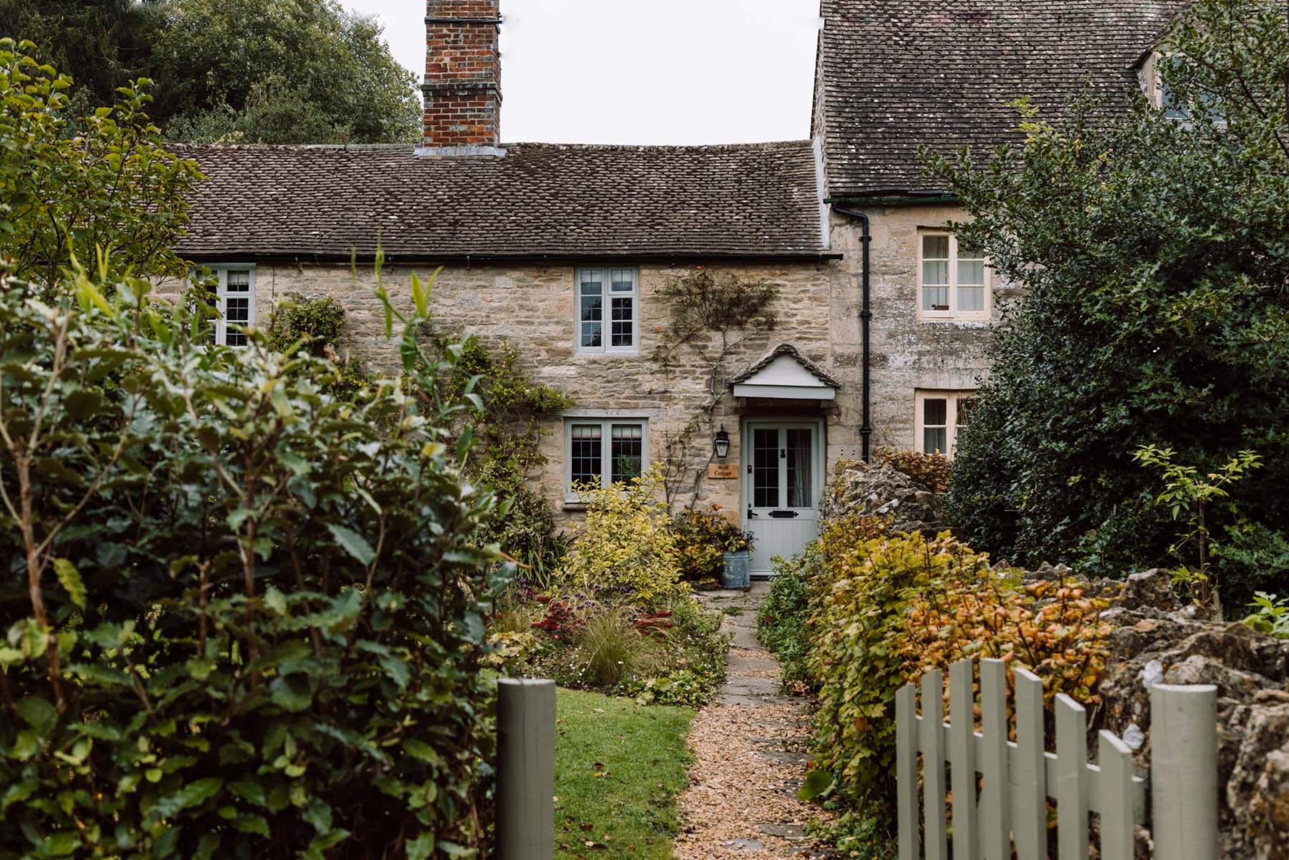 Image from linked report: The 10 Best Airbnbs in the Cotswolds to Book Yourself Into for a Weekend Away