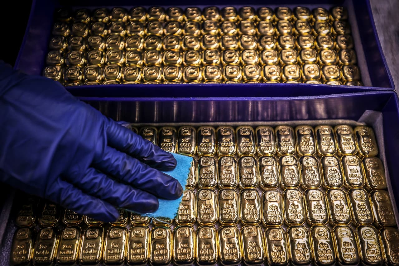 Source-feed image associated with Gold is still in its ‘explosive phase,’ says Deutsche Bank, as it sticks to year-end target