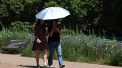 Source-feed image associated with New heatwave likely to peak at 34C with week-long health alert issued