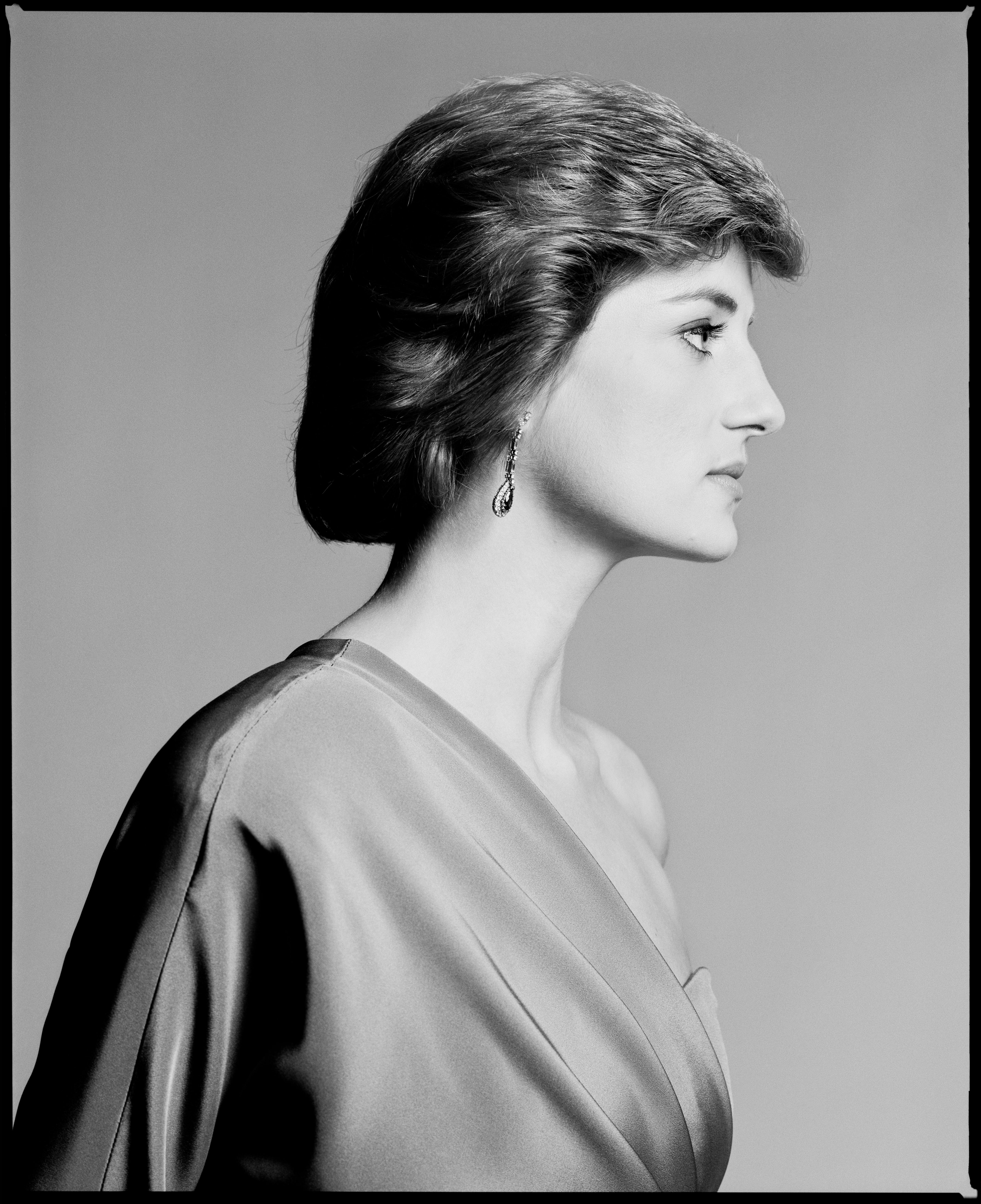 Source-feed image associated with 30 Iconic Princess Diana Photos