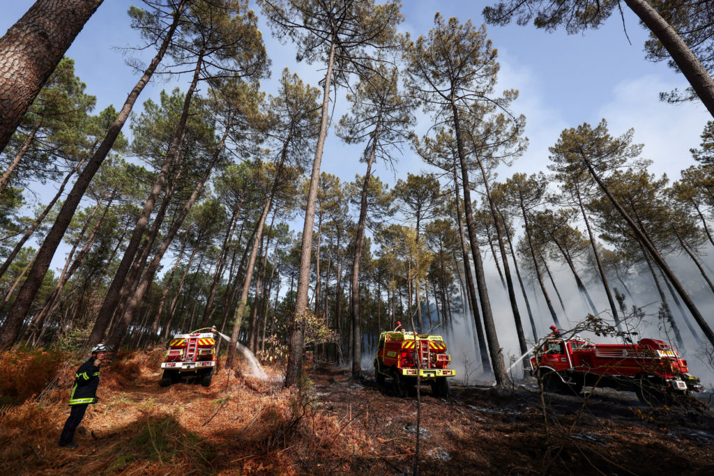 Source-feed image associated with UK and France prepare for another heat wave as western Europe has its 3rd hottest year on record so far