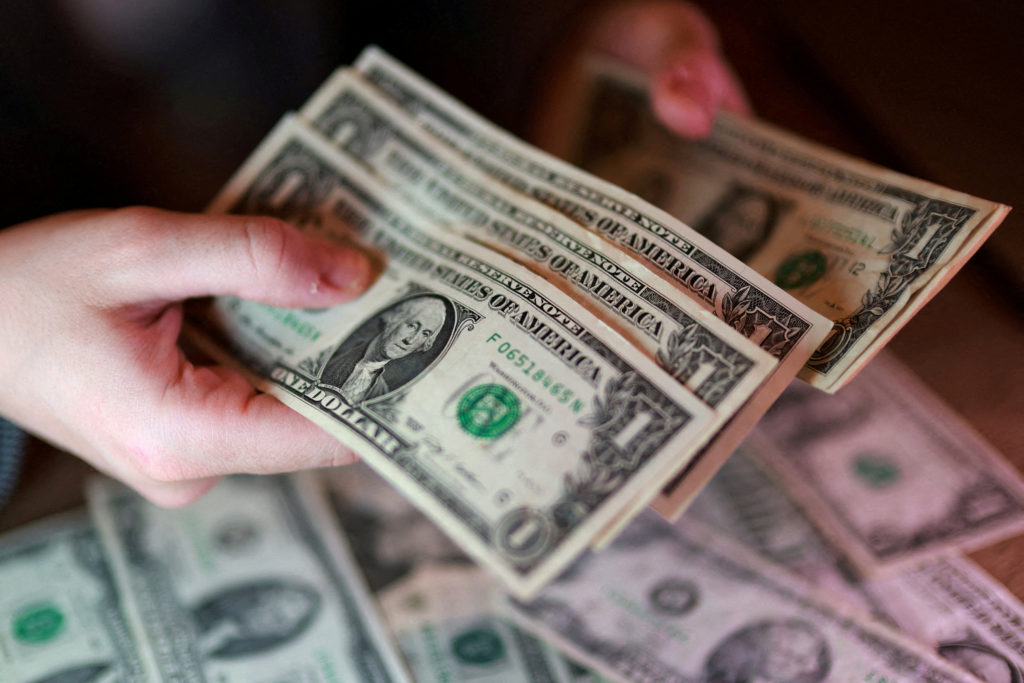 Source-feed image associated with Key inflation gauge worsens as Americans' income and spending power erodes