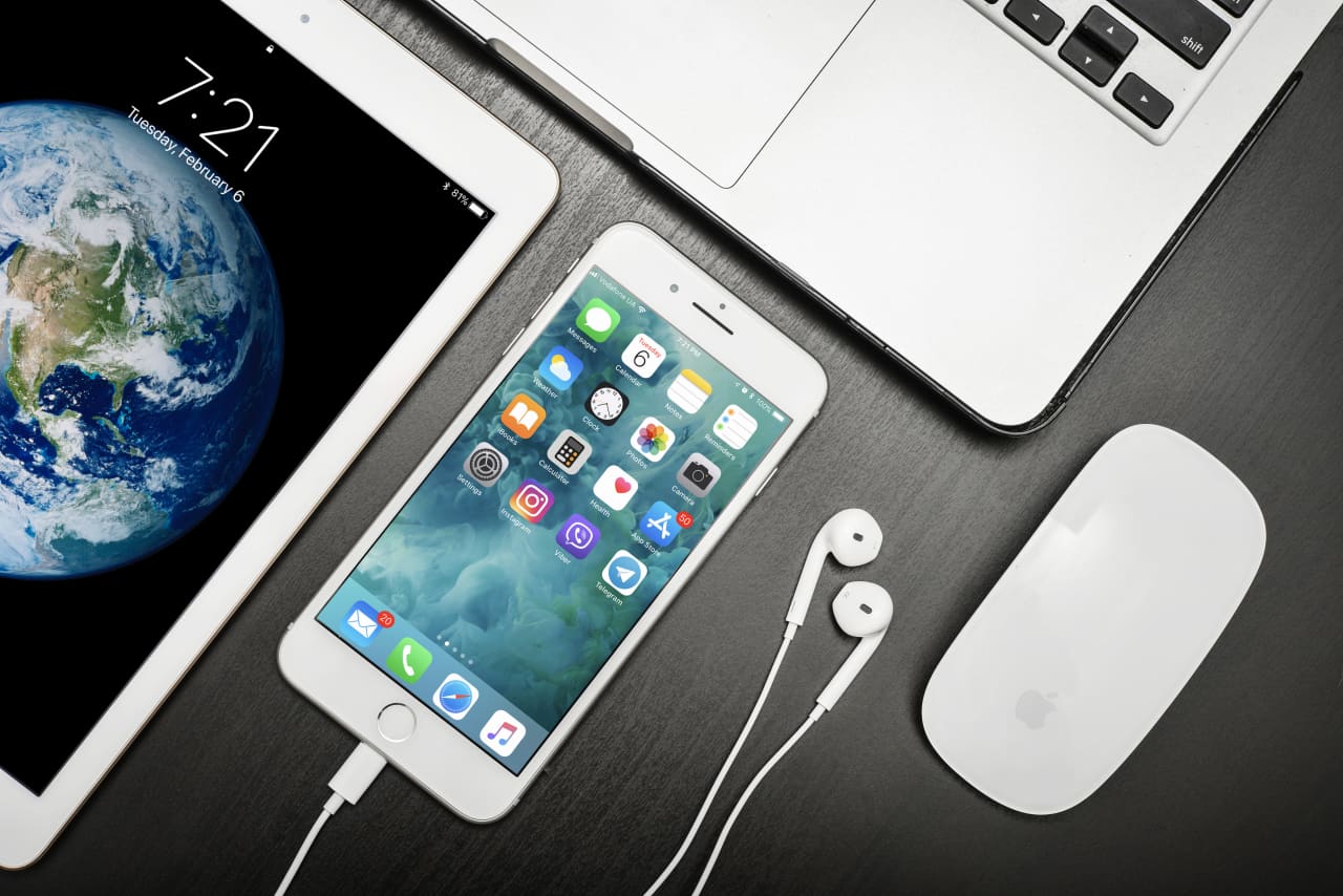 Source-feed image associated with Apple’s price hikes suggest inflation won’t slow quickly, even as gas gets cheaper