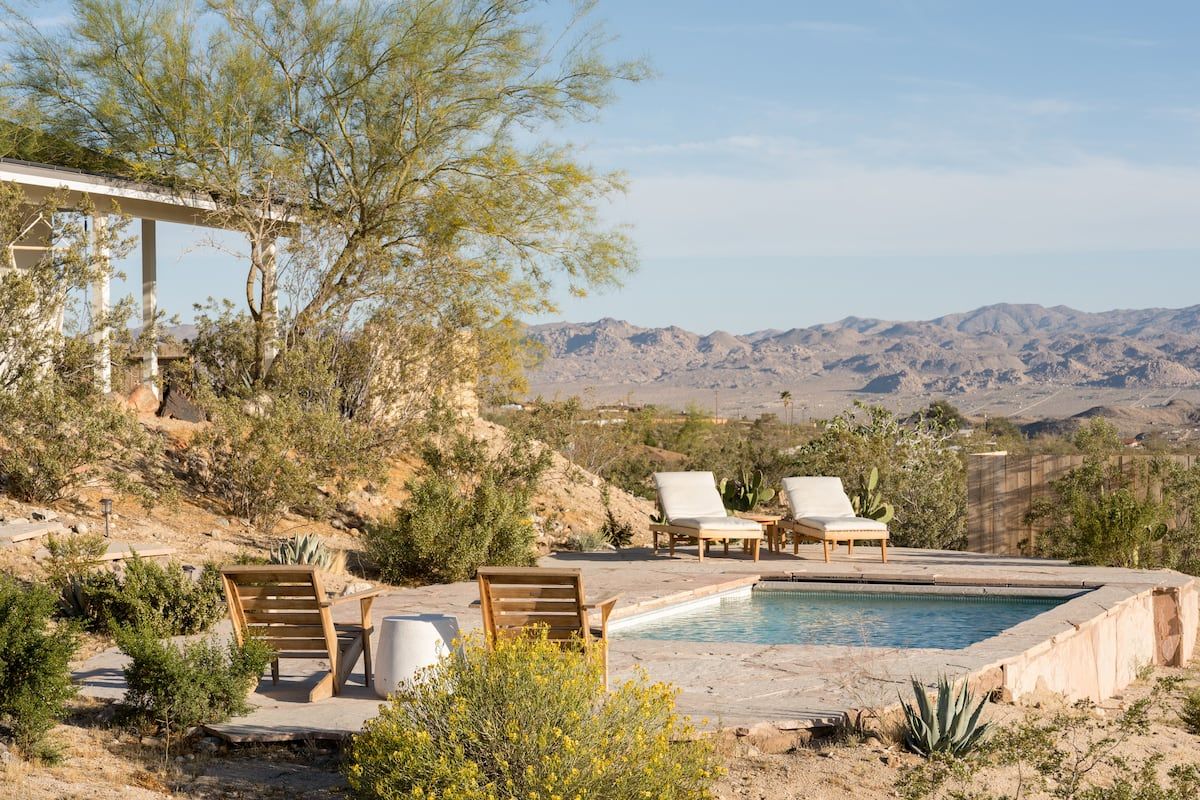 Source-feed image associated with The 15 Best Airbnbs in Joshua Tree for a Scenic Desert Retreat