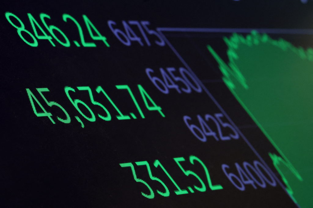 Source-feed image associated with Democrats feud over stock trading amid anti-corruption messaging against Trump
