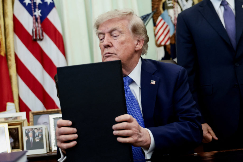 Source-feed image associated with What to know about Trump's new attempt to limit birthright citizenship