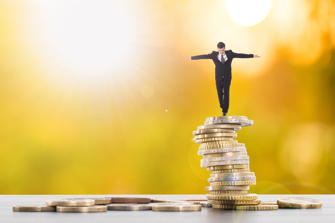Source-feed image associated with Take a cue from the rich: Do a midyear financial check-in