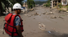 Source-feed image associated with Dozens of US and Canadian citizens missing after flash flooding in Nepal