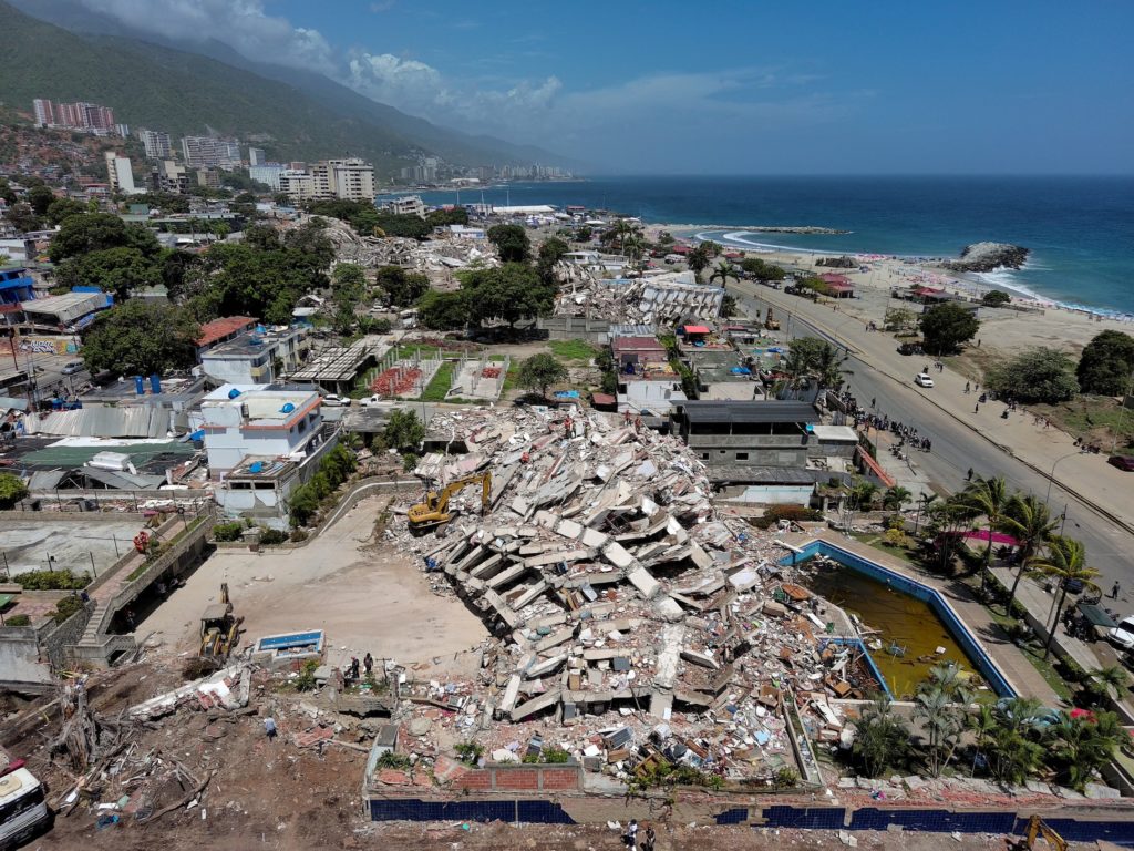 Source-feed image associated with As Venezuela crisis deepens, Chef Jos&eacute; Andr&eacute;s feeds earthquake survivors and search teams