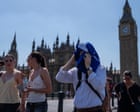 Source-feed image associated with UK Met Office extends red heat warning into Friday night as extreme heat grips Europe – live