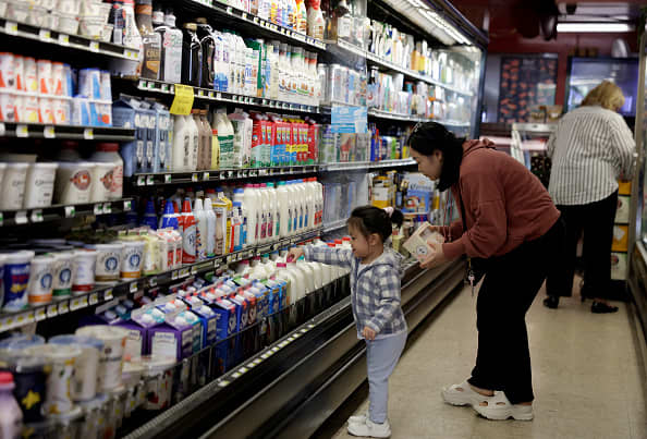 Source-feed image associated with America’s fertility rate has never been lower. Blame smartphones — and these 4 financial realities.