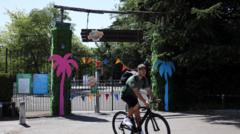 Source-feed image associated with Water outage forces Chessington theme park to close