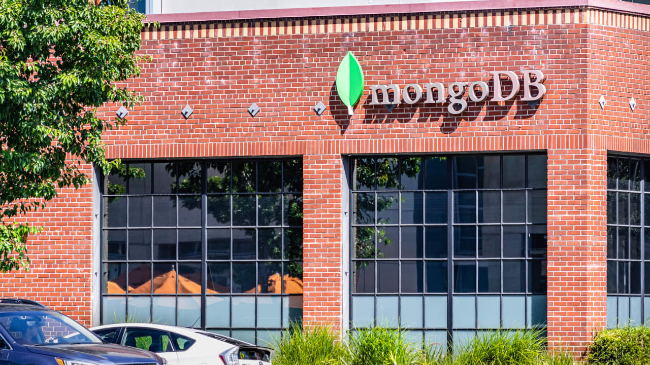 Image from linked report: MongoDB’s stock is down nearly 20% as CEO decamps to Meta