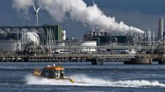 Source-feed image associated with Pressure builds on Europe's biggest port to be greener