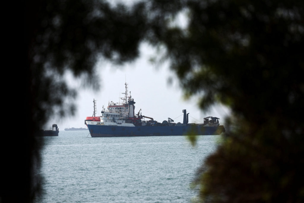 Source-feed image associated with U.S. strikes 3 Iranian oil tankers after saying warships were targeted with ballistic missiles