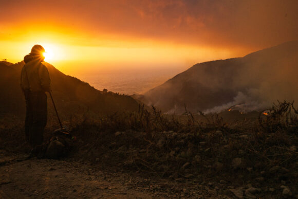 Source-feed image associated with Wildfire Risks in California and Oregon Worsened by Strong Winds