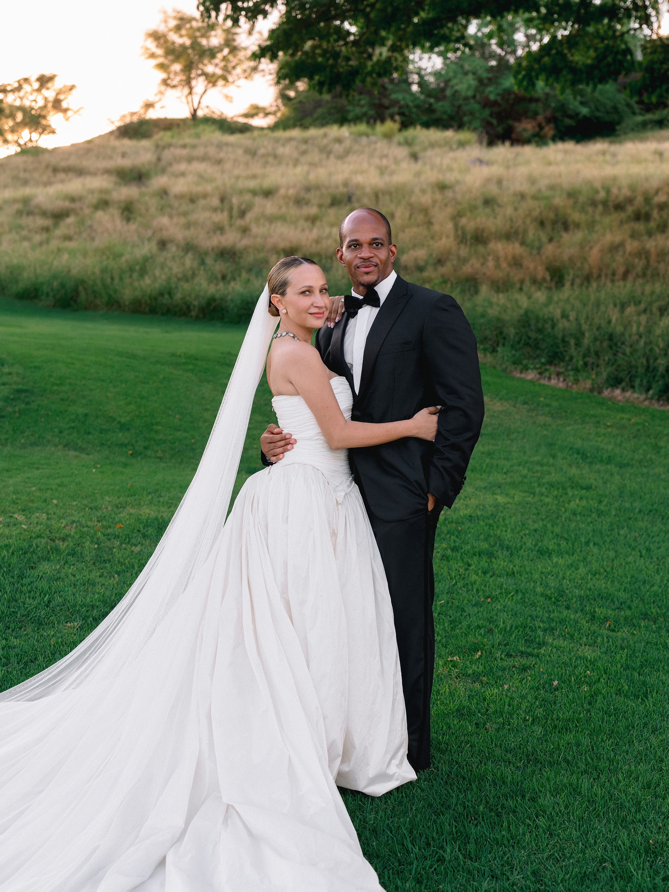 Image from linked report: Inside Jennifer Meyer and Geoffrey Ogunlesi’s Romantic Beachside Wedding in Hawaii