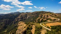 Source-feed image associated with British man dies in paragliding accident in Spain