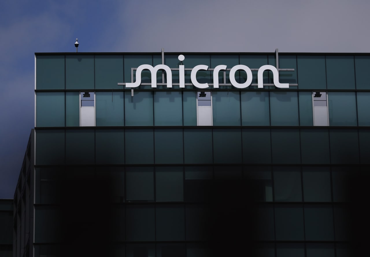 Source-feed image associated with Micron’s stock sinks toward worst monthly drop in 11 years as China fears escalate