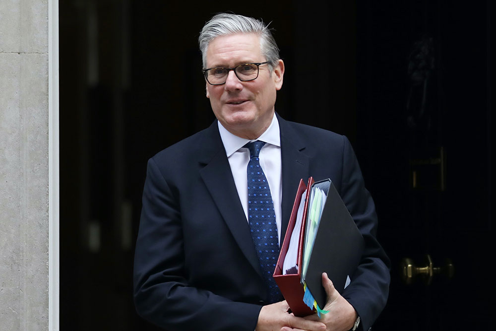 Source-feed image associated with U.K. to Ban Social Media for Children Under 16