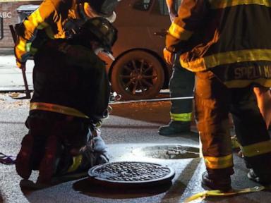 Image from linked report: WATCH: New manhole mystery in Upper West Side of Manhattan