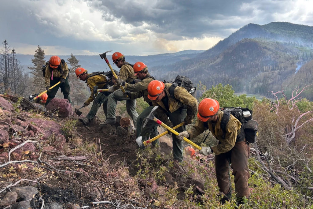 Source-feed image associated with Dangerous weather hampers firefighters and leads to fireworks bans in western U.S.