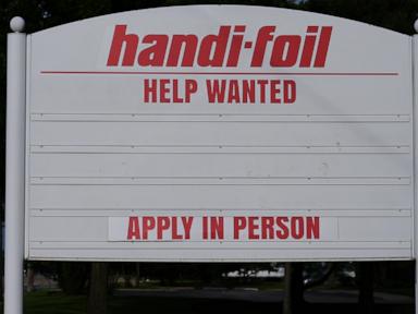Source-feed image associated with US jobless claims dip modestly to 215,000 last week