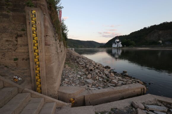 Source-feed image associated with Low Water Hampers Rhine River Shipping in Germany, Transport Costs Rise