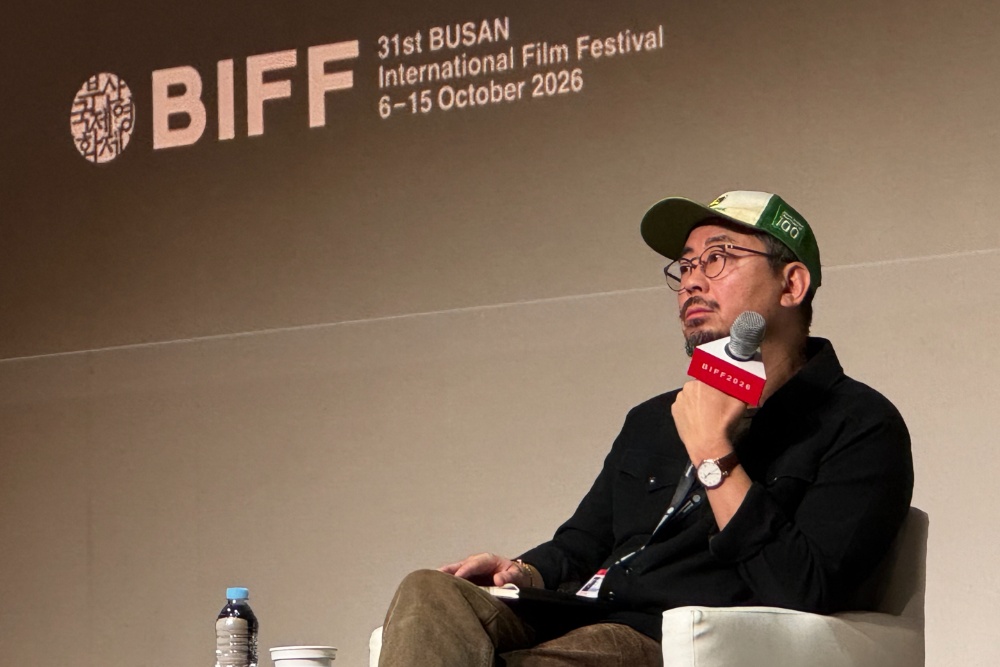 Image from linked report: Na Hong-Jin Traces ‘The Chaser,’ ‘The Wailing’ and ‘Hope’ to Bar Talk, Shamans and War Fears at Busan Masterclass