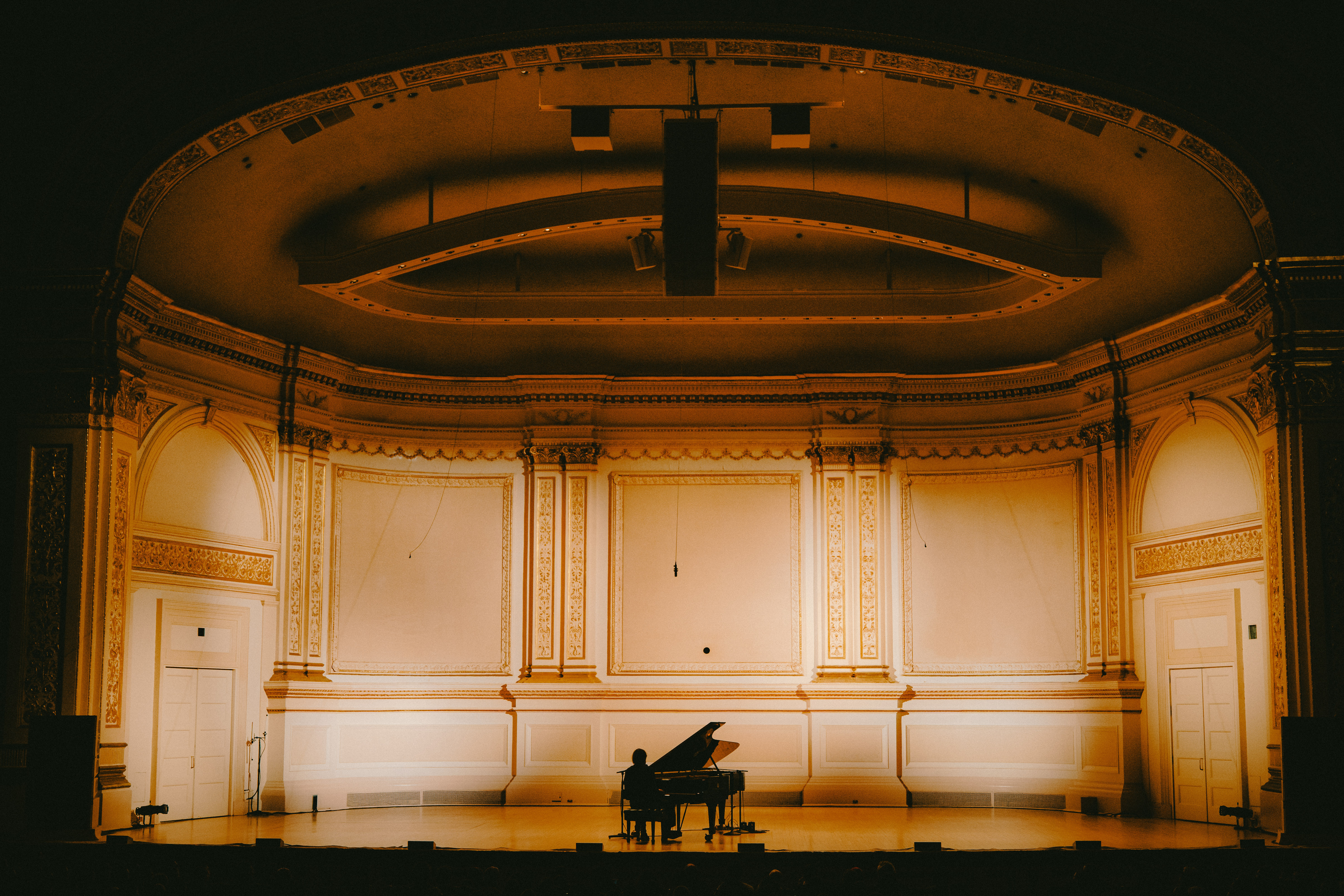 Image from linked report: ‘Cameron Winter at Carnegie Hall’ Review: Paul Thomas Anderson Directs a Rapturous Solo Concert Movie Built Around the Songs — and Haunting Sound — of Cameron Winter