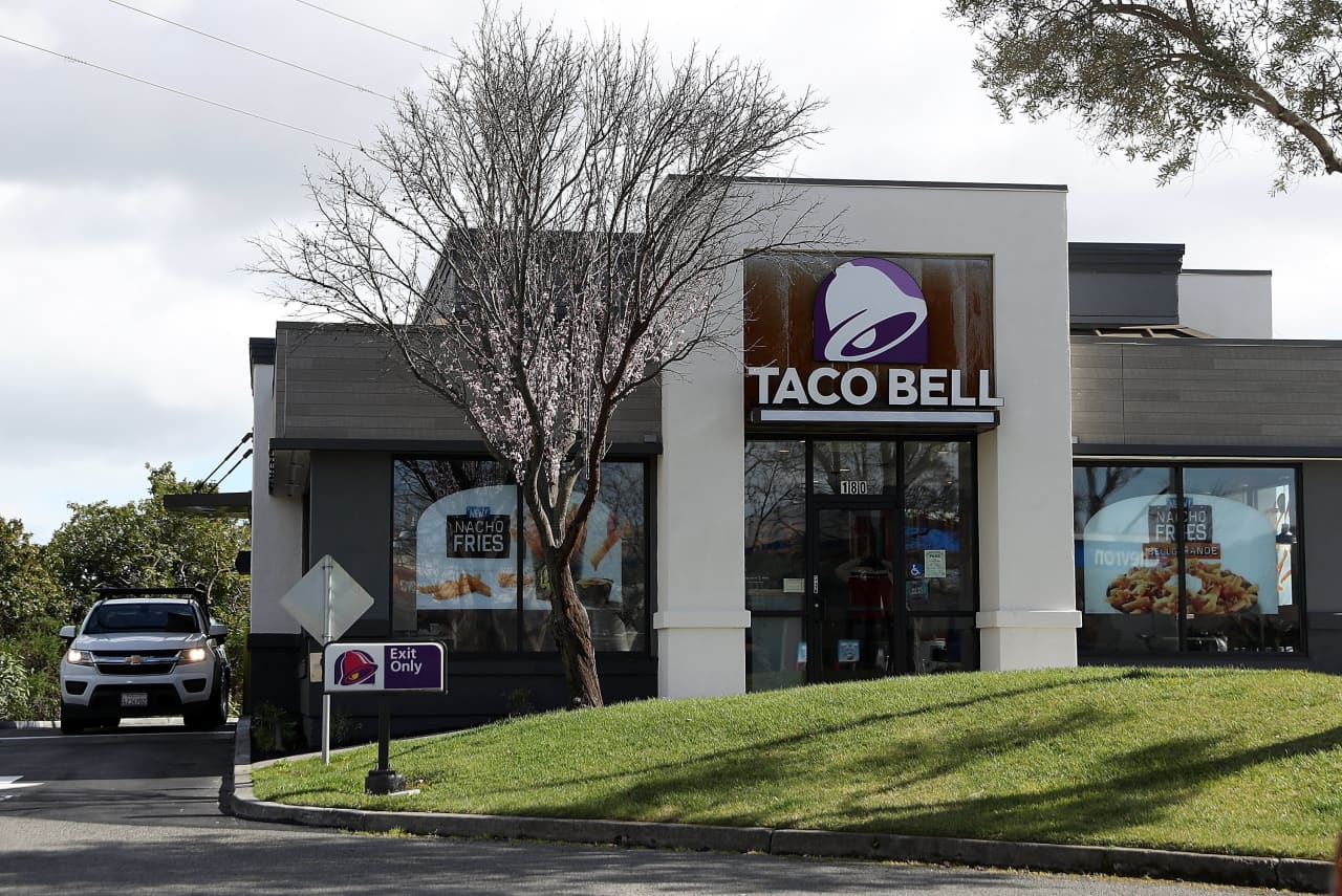 Source-feed image associated with Taco Bell reportedly being investigated by health officials, as cyclosporiasis outbreak spreads