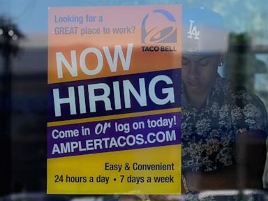 Source-feed image associated with US jobless aid filings rise to 229,000 last week, remain historically low despite war