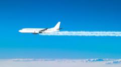 Source-feed image associated with AI to help planes avoid climate-warming 'sky graffiti'