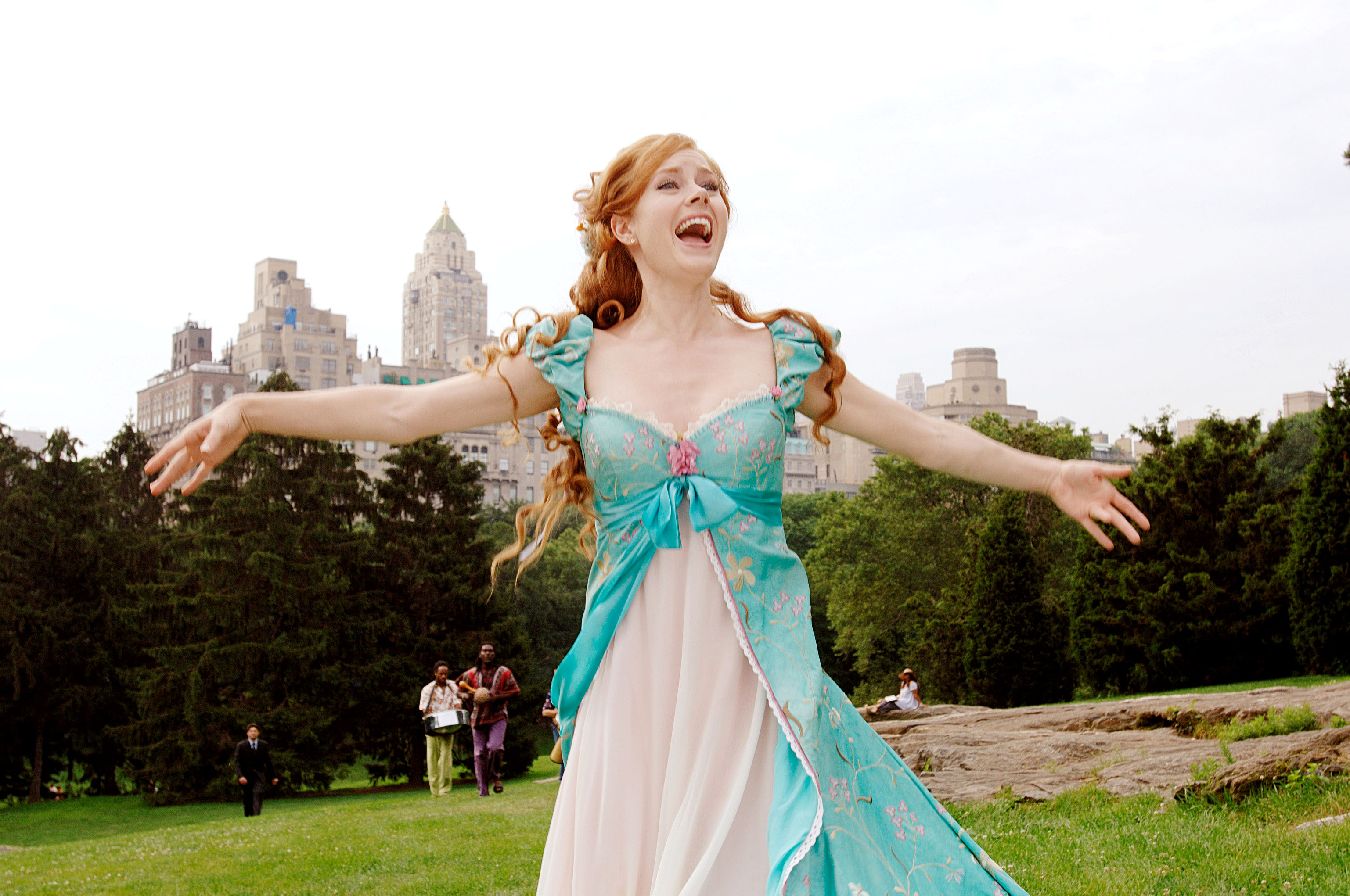 Source-feed image associated with Amy Adams Shut Down a ‘Graphic’ Sketch Idea While Hosting ‘SNL’ to Protect ‘Young Girls That Were Watching “Enchanted”‘