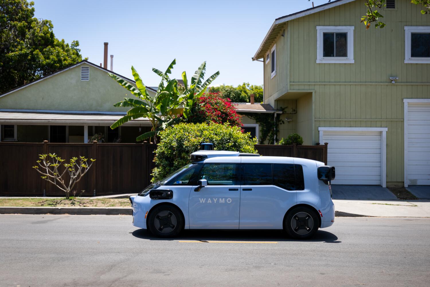 Source-feed image associated with Waymo launches services with cheaper robotaxis in Los Angeles