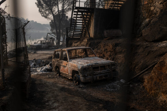 Source-feed image associated with Wildfires Fan Record Sales of Catastrophe Bonds to Backstop Risk