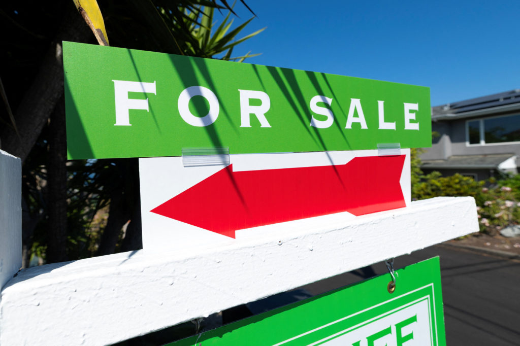 Source-feed image associated with Average 30-year U.S. mortgage rate rises to highest level in a year