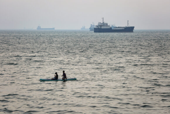 Source-feed image associated with Wanted: War-Zone Divers to Scrape Barnacles From Ships in Persian Gulf