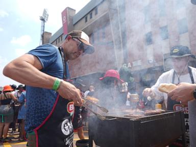 Image from linked report: Fire up the grills! Thousands of South Africans try to set a record for the biggest cookout