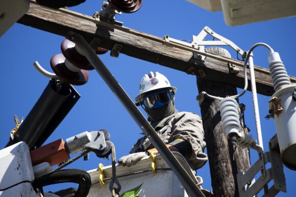 Source-feed image associated with Edison Equipment Blamed for Deadly Eaton Fire in Los Angeles