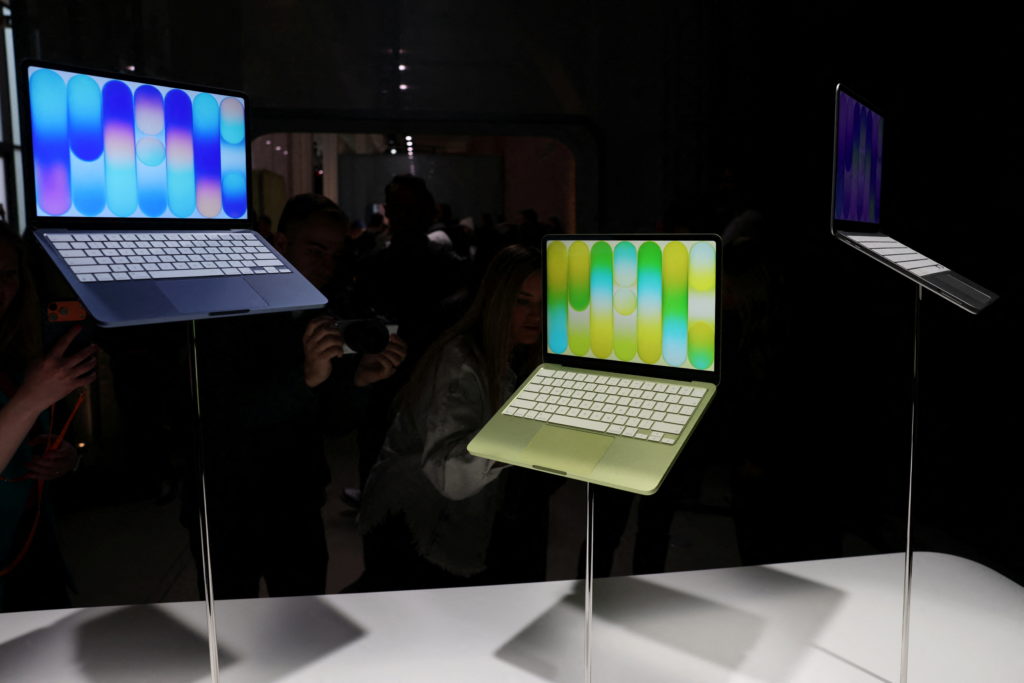 Source-feed image associated with Apple increases prices for Macs and iPads, blaming memory chip shortage fueled by AI