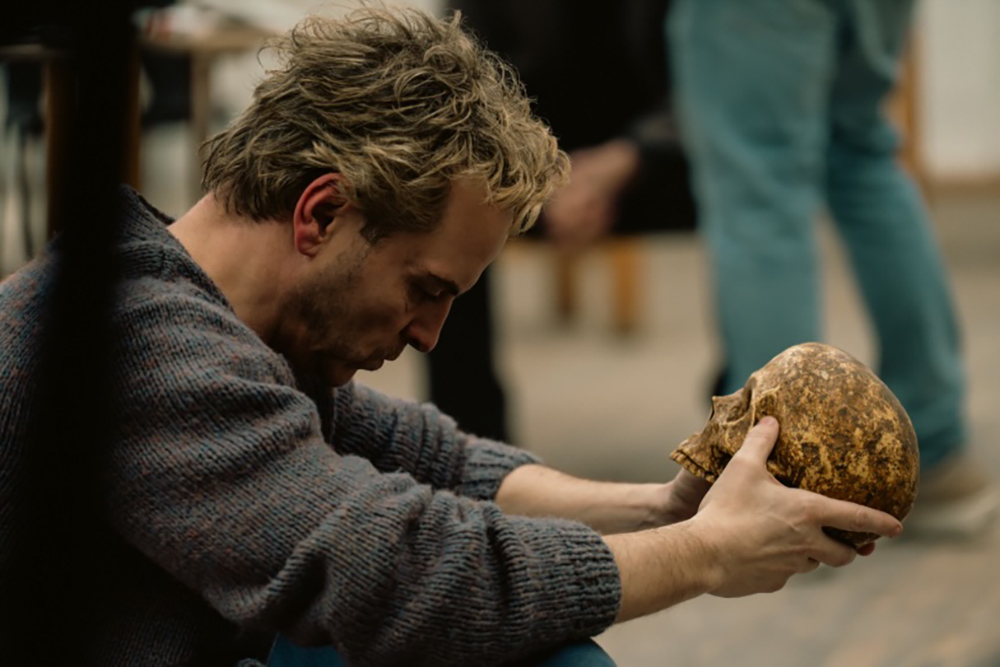 Source-feed image associated with ‘Elsinore’ Review: Andrew Scott Is Powerfully Moving as Ian Charleson, the ‘Chariots of Fire’ Star Who Played Hamlet While Ravaged by AIDS