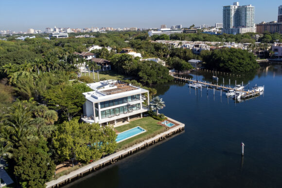 Source-feed image associated with Miami’s Ultra-Luxury Home Sales Top NYC, Bay Area on Wealth Flight