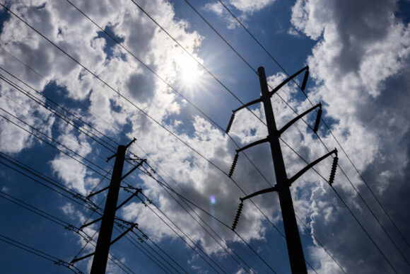 Source-feed image associated with US Declares Power Emergency in Southeast as Heat Strains Grids