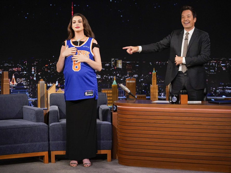 Image from linked report: Anne Hathaway Would Rather Have Another Knicks Championship Over a Second Oscar