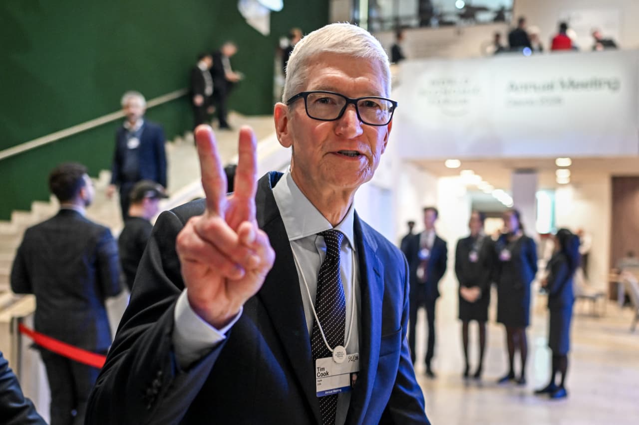 Source-feed image associated with Tim Cook’s lasting legacy: Keeping Apple’s eye on the ball
