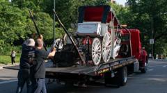 Source-feed image associated with Teenager dies in horse-drawn carriage accident in New York