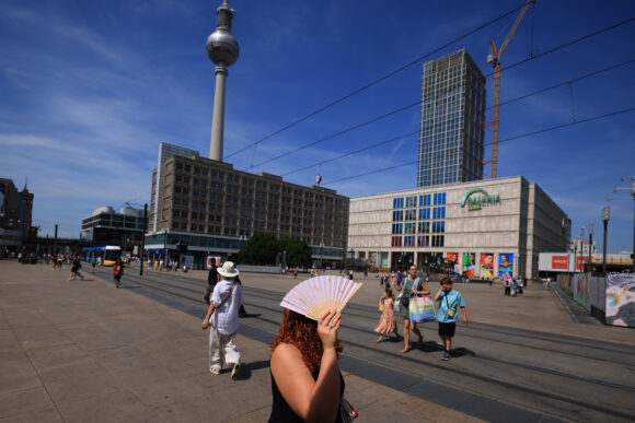 Source-feed image associated with Heat Deaths Top 25,000 in Europe as Scorching Weather Persists