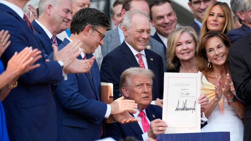 Image from linked report: U.S. poised to boot legal immigrants from Medicaid, including refugees and sex-trafficking victims